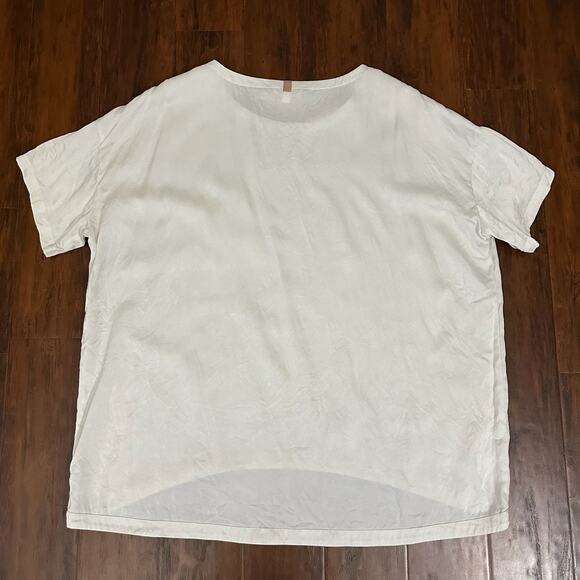 LUNYA Washable Silk Tee Off-White Satin Oversized Comfy T-Shirt - Picture 2 of 9